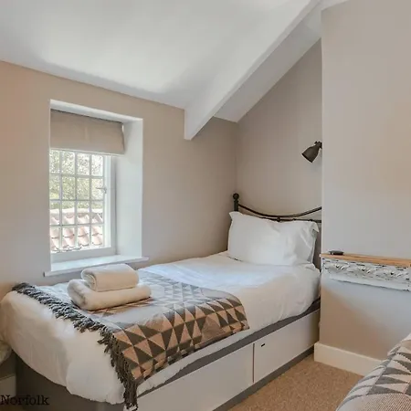 Duck Cottage - Grade II Listed Cottage, Village Location, Nr Holt Letheringsett Exterior photo