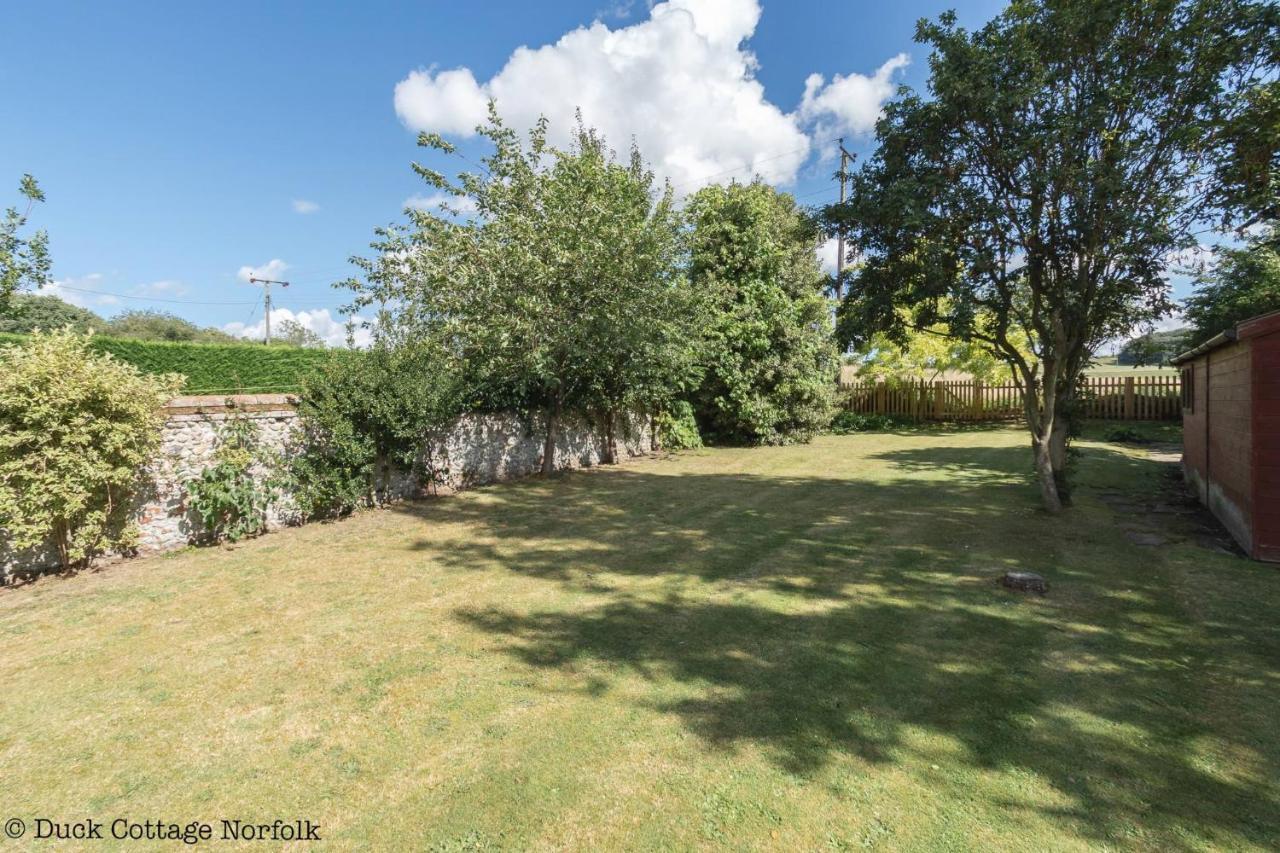 Duck - Grade Ii Listed Cottage, Village Location, Nr Holt *